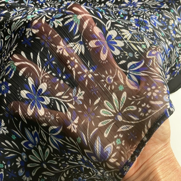 Loft Black-Blue-Green-Gray Flower Print Lined Sheer Long Sleeve Tunic- Medium - Picture 5 of 16